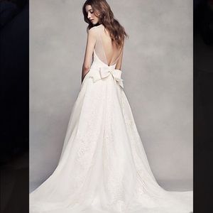 More pictures of Vera wang wedding dress